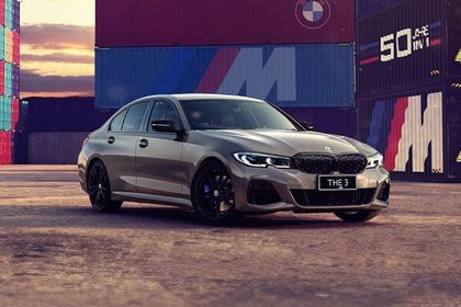 BMW 3 Series 2019-2022 Front Left Side Image