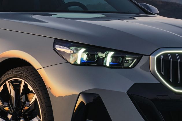 BMW 5 Series Headlight Image