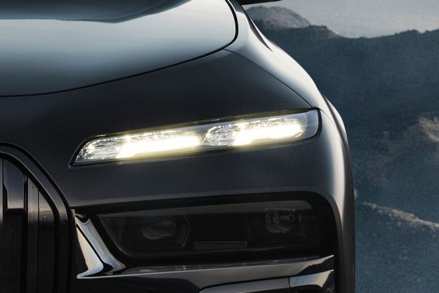 BMW 7 Series Headlight Image