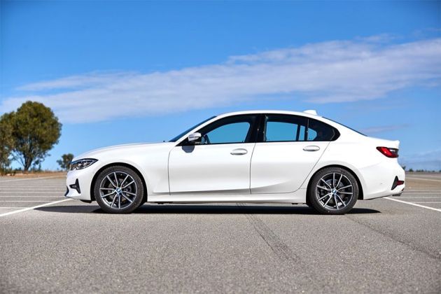 Bmw 3 Series 3d Sport On Road Price Diesel Features Specs Images