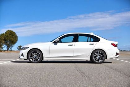 BMW 3 Series 2019-2022 Side View (Left)  Image