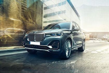 BMW X7 2019-2023 Front Left Side Image