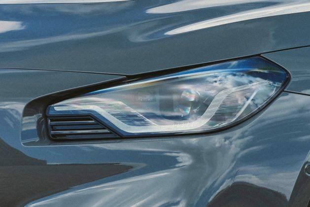 BMW M2 Headlight Image