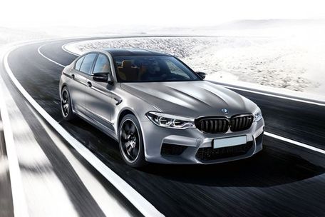 BMW M5 2020-2021 Front Left Side Image