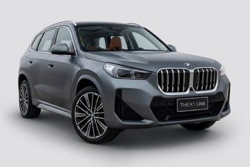BMW X1 LWB Front Right Quarter View