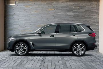 BMW X1 Side View (Left)  Image