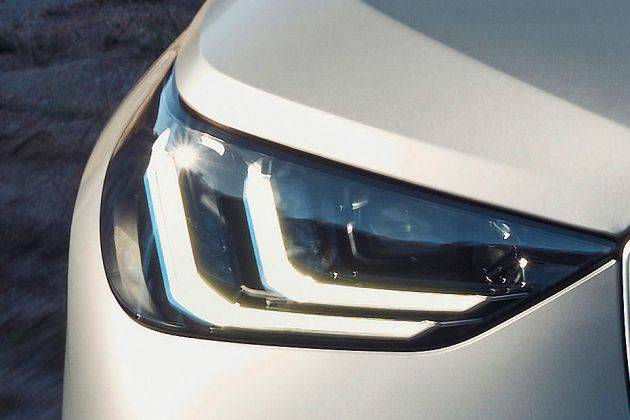 BMW X3 Headlight Image