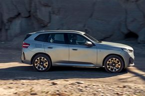 BMW X3 Side View (Right)  Image