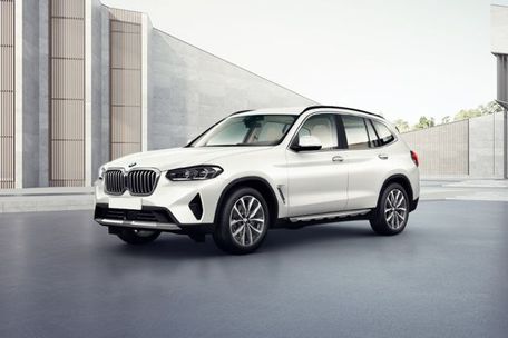 BMW X3 Front Left Side Image