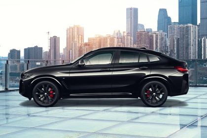 BMW X4 2022-2022 Side View (Left)  Image