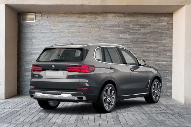 BMW X5 Rear Right Side Image