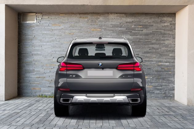 BMW X5 Rear view Image