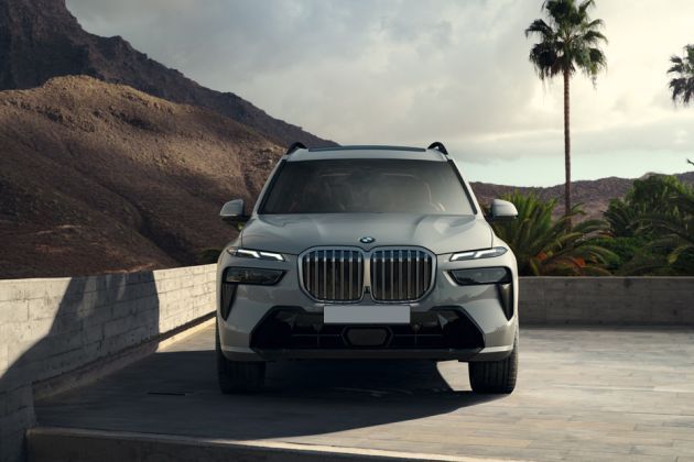 BMW X7 Front View Image