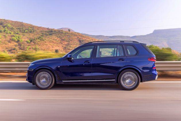 BMW X7 Side View (Left)  Image