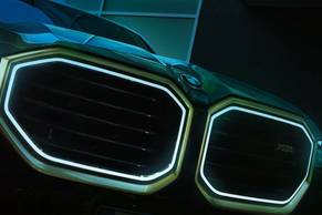 BMW XM Grille Image