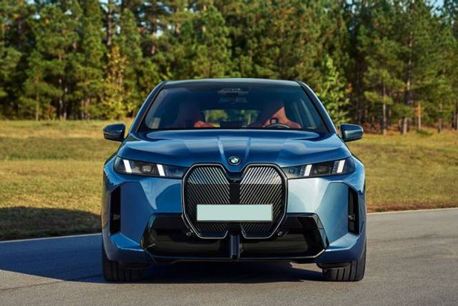 BMW iX 2025 Front View Image