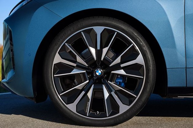 BMW iX 2026 Wheel Image