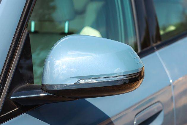 BMW iX1 Side Mirror (Body) Image