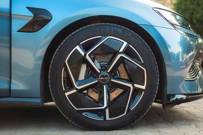 बीवाईडी सील व्हील image