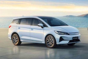 BYD eMAX 7 BYD eMAX 7