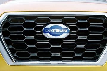 Datsun Cross Grille Image