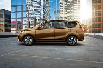 Datsun GO Plus The 2018 update is just a midlife facelift. As a result, no sheet metal changes have been made to the new Go . Only the front and rear bumpers, alloy wheels, and headlight and taillight assemblies have been changed to give the MPV a fresher look.