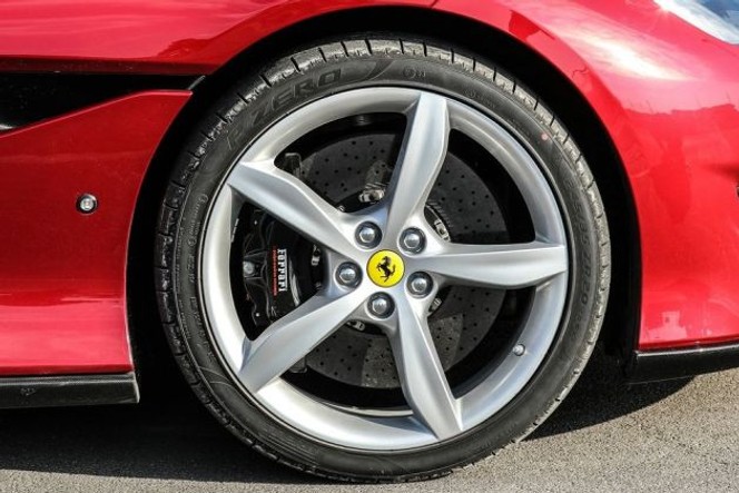 फेरारी पोर्टोफिनो व्हील image