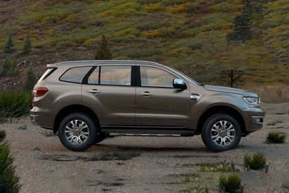 Ford Endeavour 2015-2020 Side View (Left)  Image