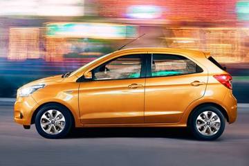 Ford Figo 2015-2019 The Trend, Titanium, and Titanium  models benefit from black applique on B and C pillar. 