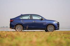 Honda Amaze Front Right View Image