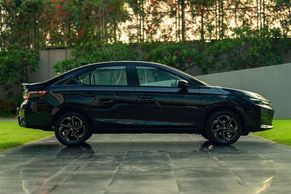 Honda City Front Right View Image