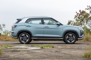 Hyundai Creta Electric Front Right View Image