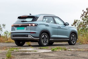 Hyundai Creta Electric Rear Right Side Image