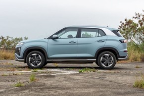 Hyundai Creta Electric Side View (Left)  Image