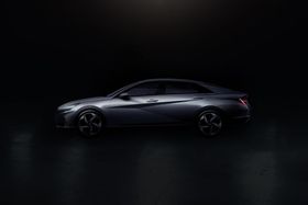 Hyundai Elantra 2050 user reviews