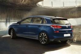 Hyundai i30 Rear Left View Image