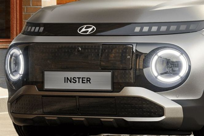 Hyundai Inster Grille Image