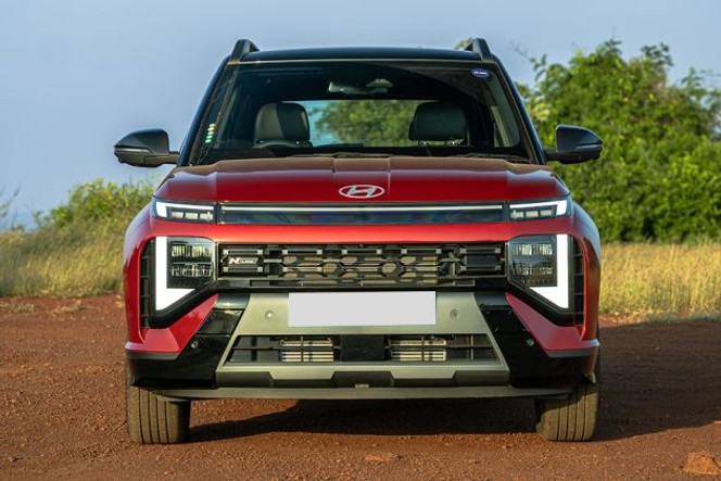 हुंडई वेन्यू एन लाइन आगे का दृश्य image