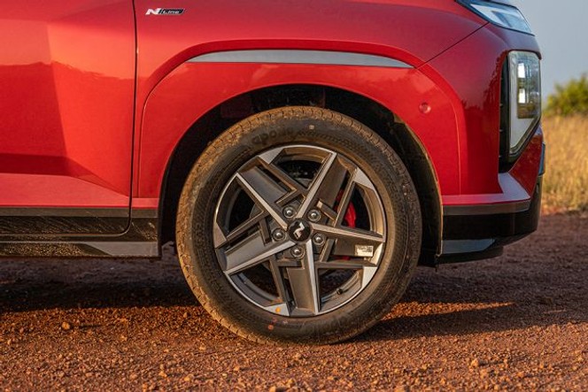 ഹുണ്ടായി വെന്യു എൻ ലൈൻ ചക്രം image