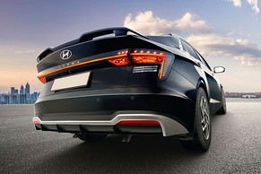 Hyundai Verna Rear Right Side Image