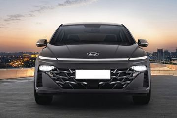Hyundai Verna 2023-2026 Front View Image