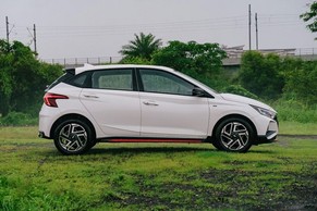Hyundai i20 N-Line Front Right View Image