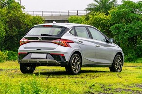 Hyundai i20 Rear Right Side Image