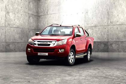 Isuzu D-MAX V-Cross 2015-2019 Front Left Side Image