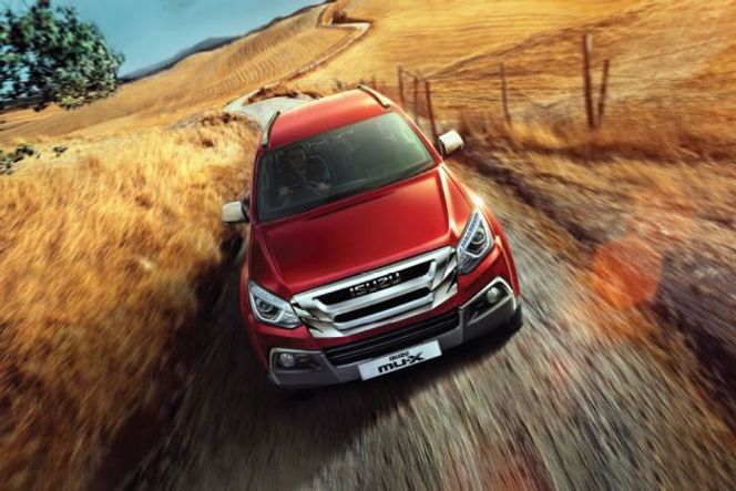 Isuzu MU-X 2017-2020 Exterior Image Isuzu MU-X 2017-2020 Exterior Image