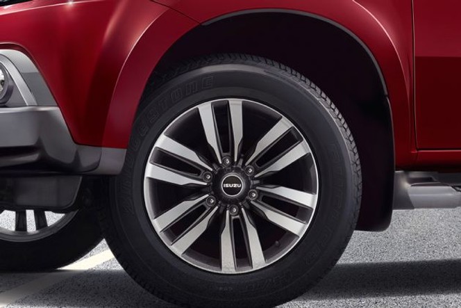 ഇസുസു എംയു-എക്സ് ചക്രം image