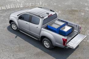 Isuzu S-CAB Z Exterior Image Image