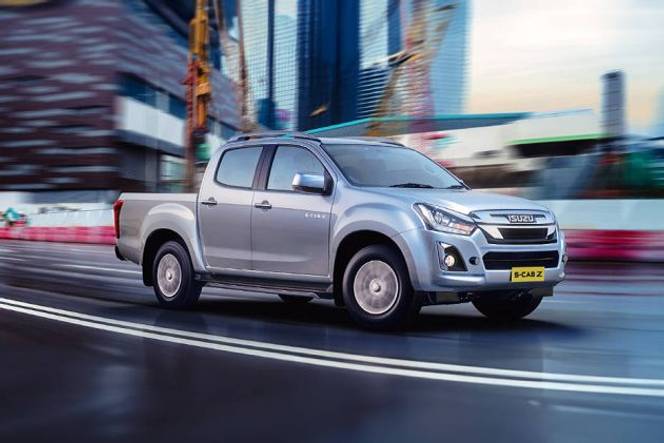 Isuzu S-CAB Z Front Right Side View