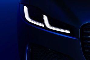 Jaguar F-Pace 2.0 R-Dynamic S Jaguar F-Pace 2.0 R-Dynamic S