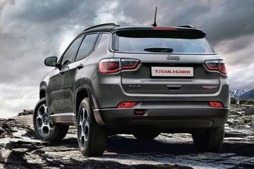 Compass Trailhawk Rear Left View Image